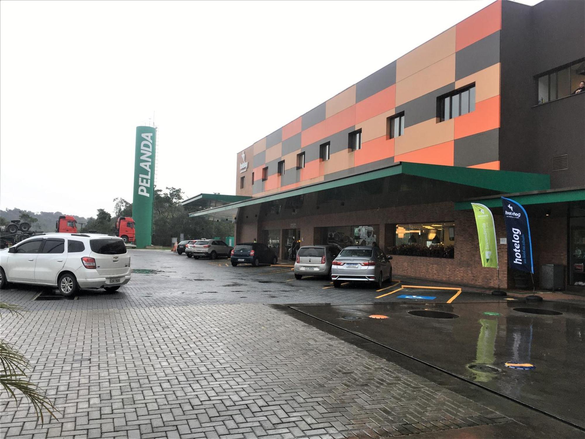 Hotelog Campina Grande do Sul Kültér fotó
